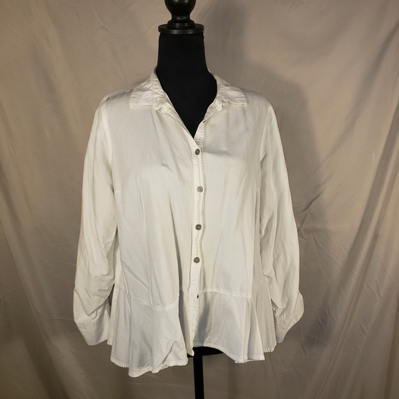 Vintage America Tops - Vintage America White Button-Down Shirt with Flared Hem - M